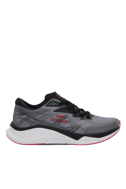 Slazenger Wilson sneakers in Grey / Black — side view