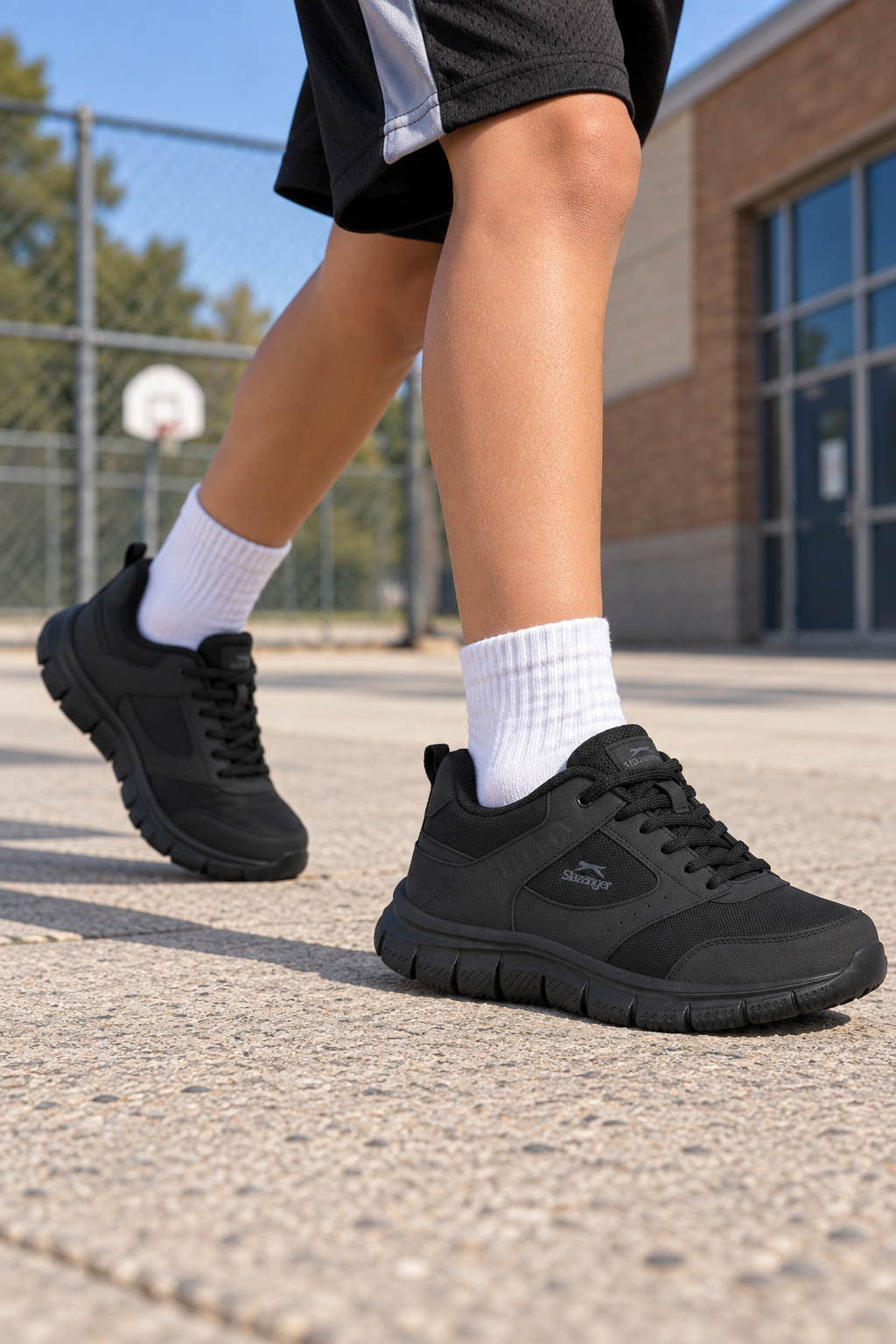 Zapatillas de running Slazenger Genfit — Negro (junior), en los pies