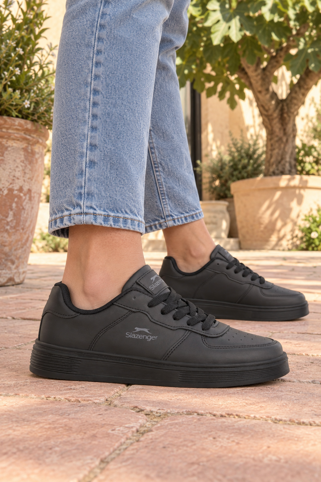 Zapatillas Slazenger Cruza — Negro (mujer), en los pies