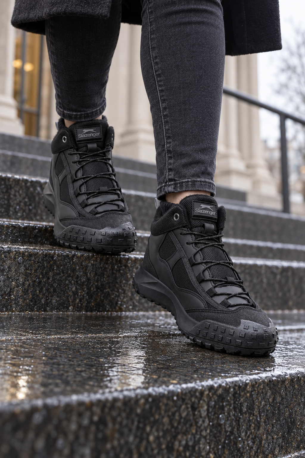 Zapatillas altas Slazenger Tolia — Negro (mujer), en los pies
