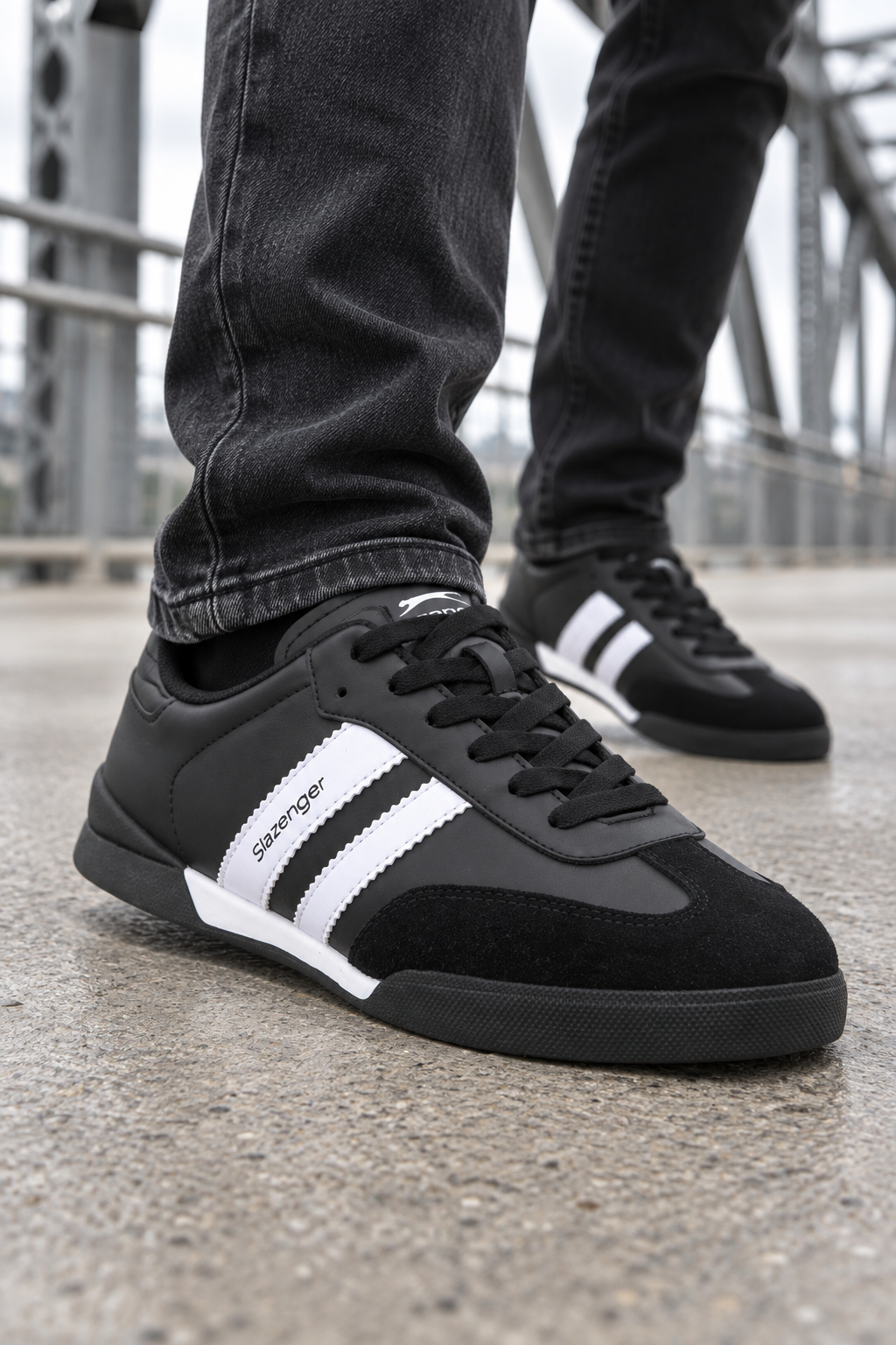 Zapatillas Slazenger Dakota — Negro / Blanco (hombre), en los pies