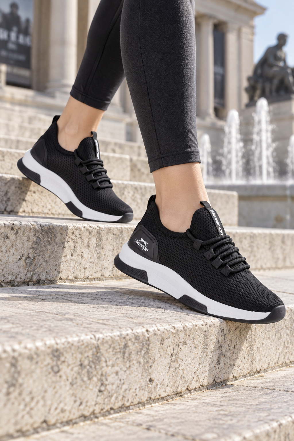 Zapatillas Slazenger Abena — Negro / Blanco (mujer), en los pies