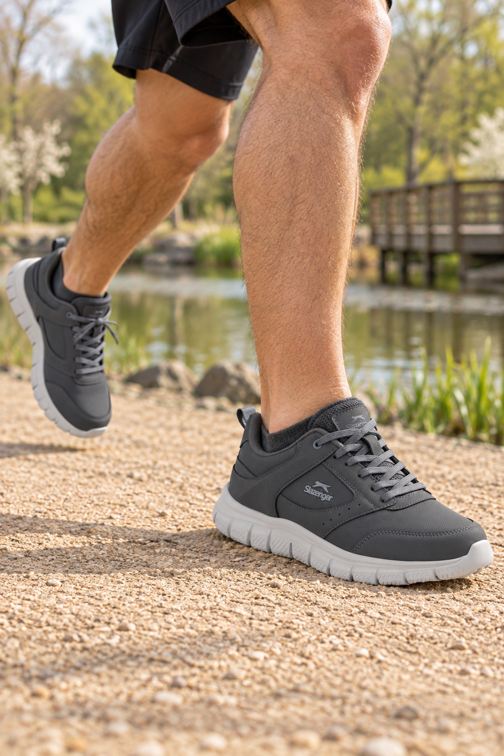 Slazenger Genfit Laufschuhe — Dunkelgrau (Herren), am Fuß