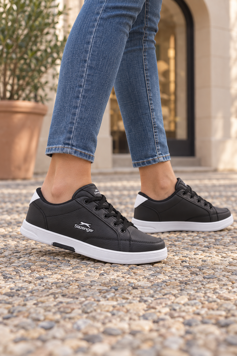 Zapatillas Slazenger Albert — Negro / Blanco (mujer), en los pies