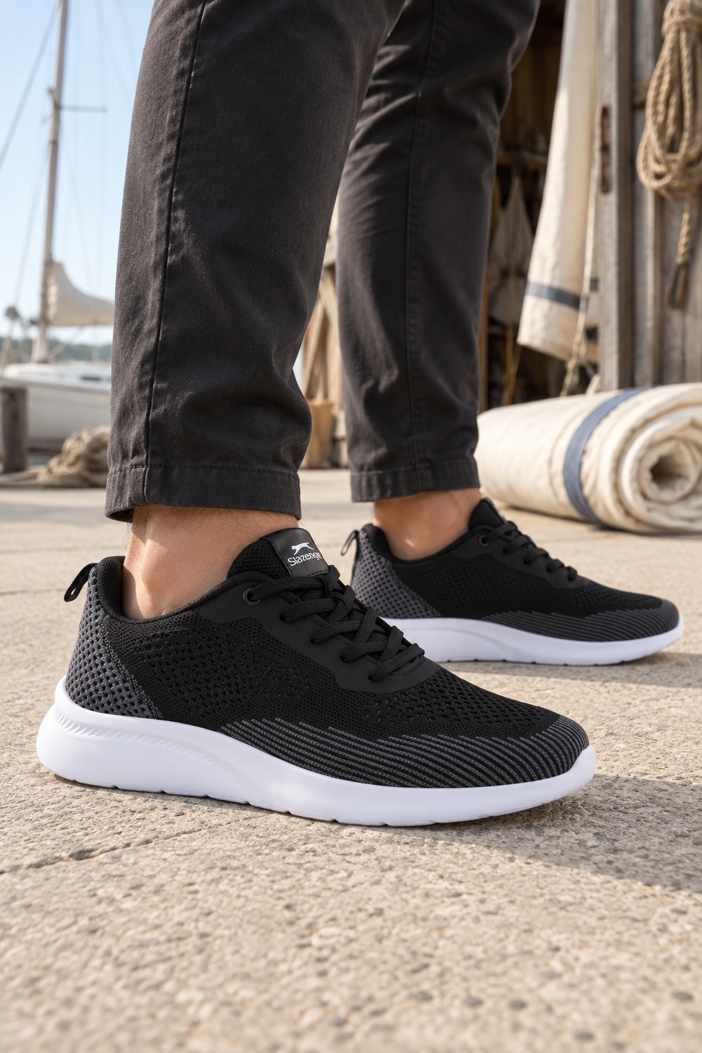 Slazenger Adwoa New Sneaker — Schwarz / Weiß (Herren), am Fuß
