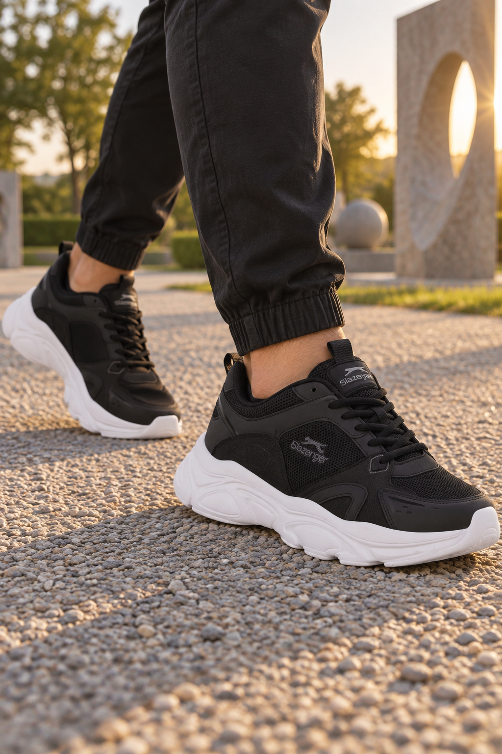 Slazenger Giza Laufschuhe — Schwarz / Weiß (Herren), am Fuß