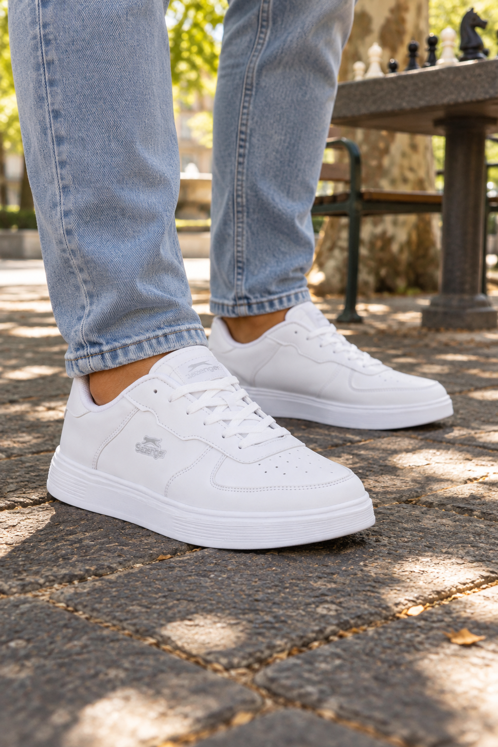 Baskets Slazenger Cruza — Blanc / Gris (homme), aux pieds