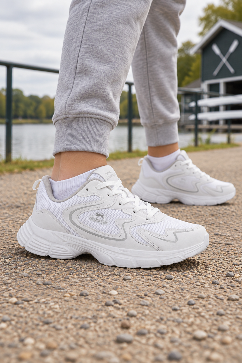 Zapatillas de running Slazenger Elijah — Blanco (junior), en los pies