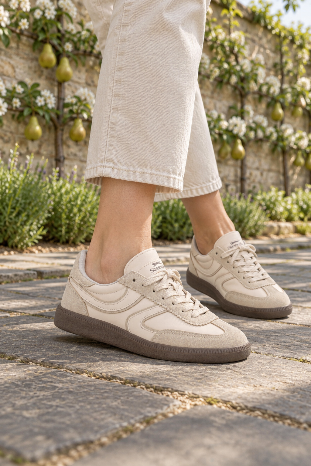Baskets Slazenger Addition — Beige (femme), aux pieds