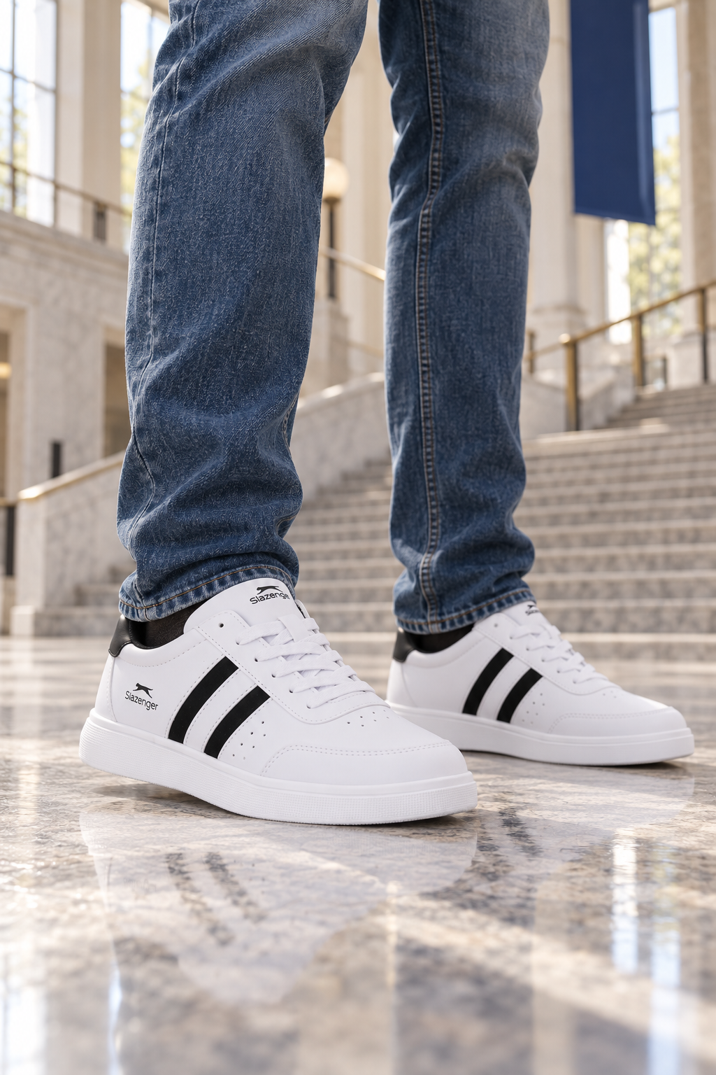 Baskets Slazenger Dallas — Blanc / Noir (homme), aux pieds