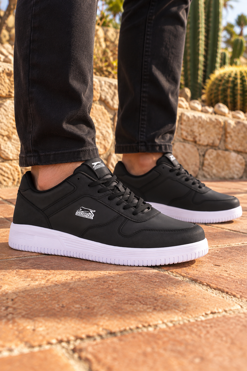 Zapatillas Slazenger Eliora I — Negro / Blanco (hombre), en los pies