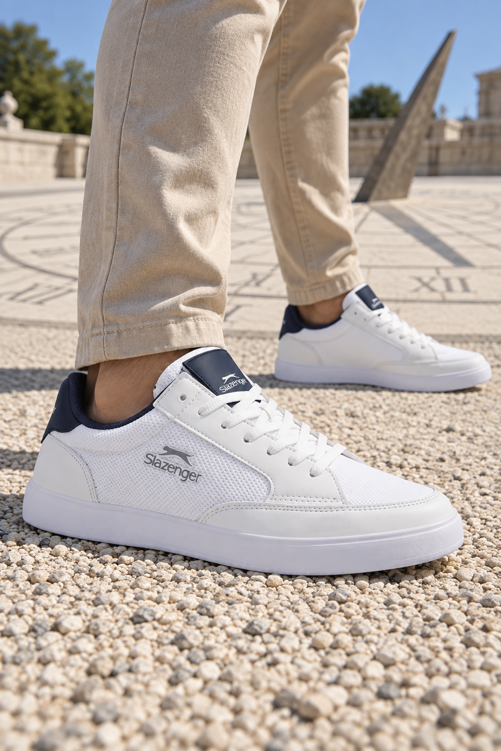 Slazenger Fidel Sneaker — Weiß / Marineblau (Herren), am Fuß