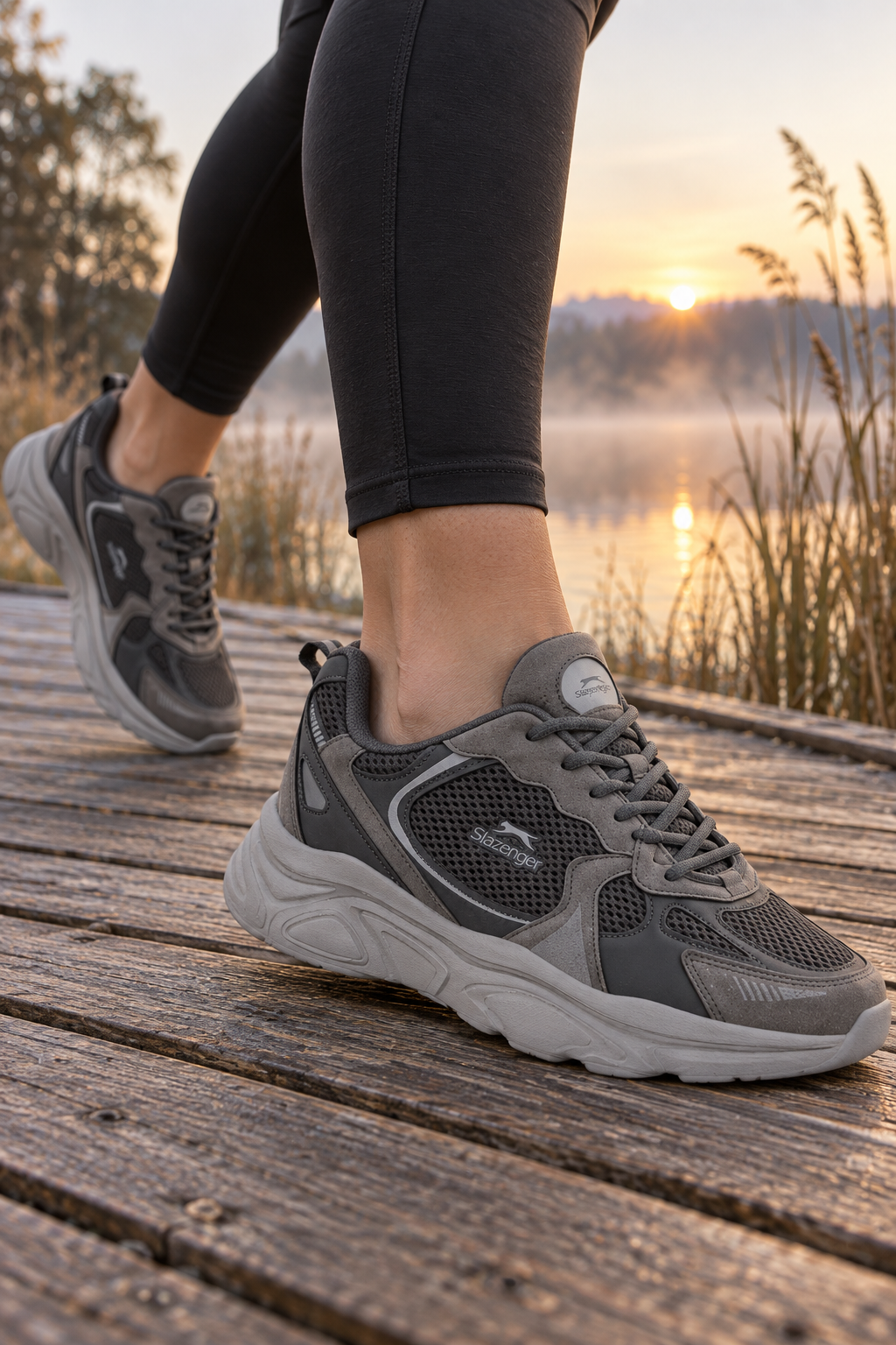 Slazenger Inferno Laufschuhe — Dunkelgrau (Damen), am Fuß