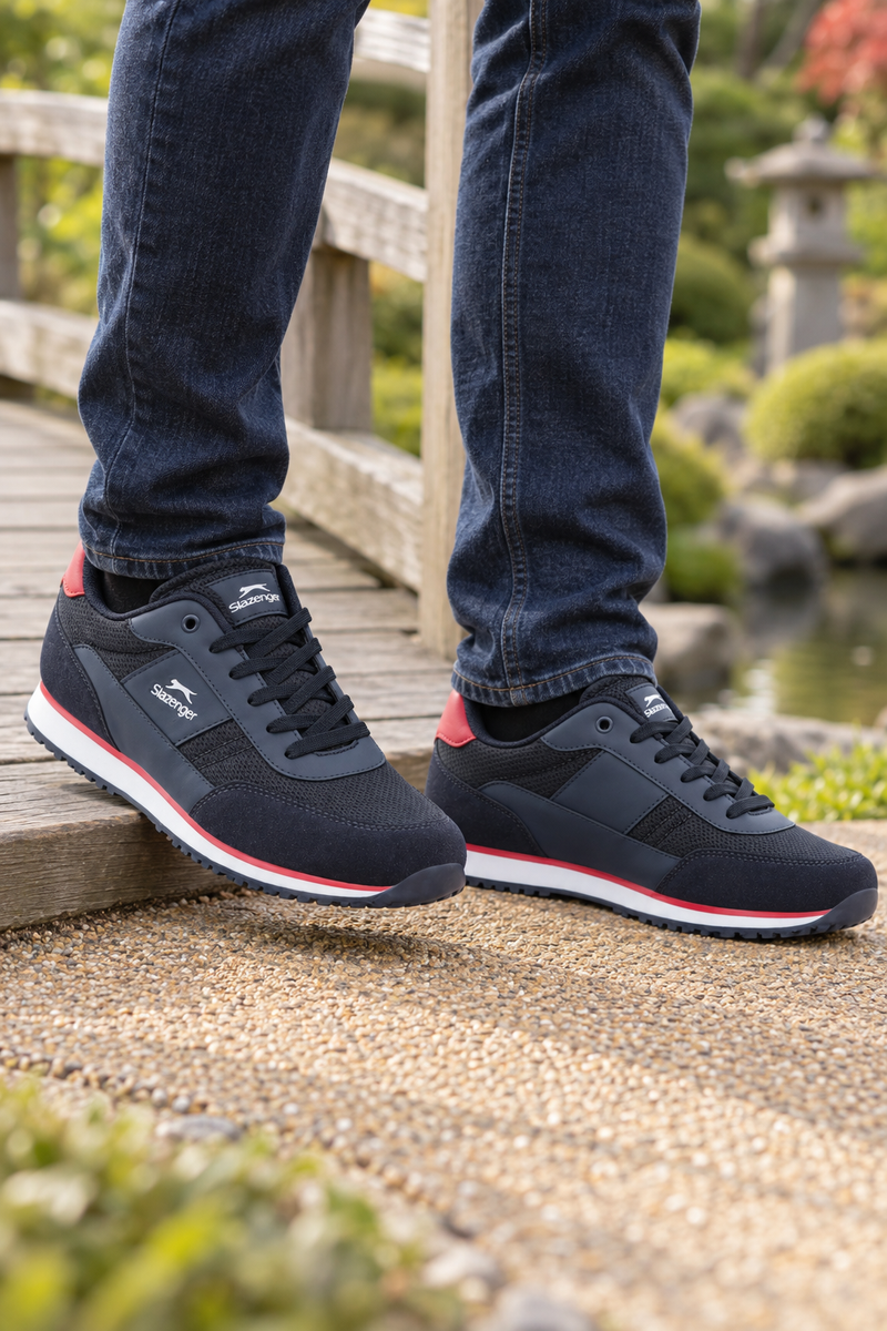 Zapatillas Slazenger Iskra — Azul marino (hombre), en los pies