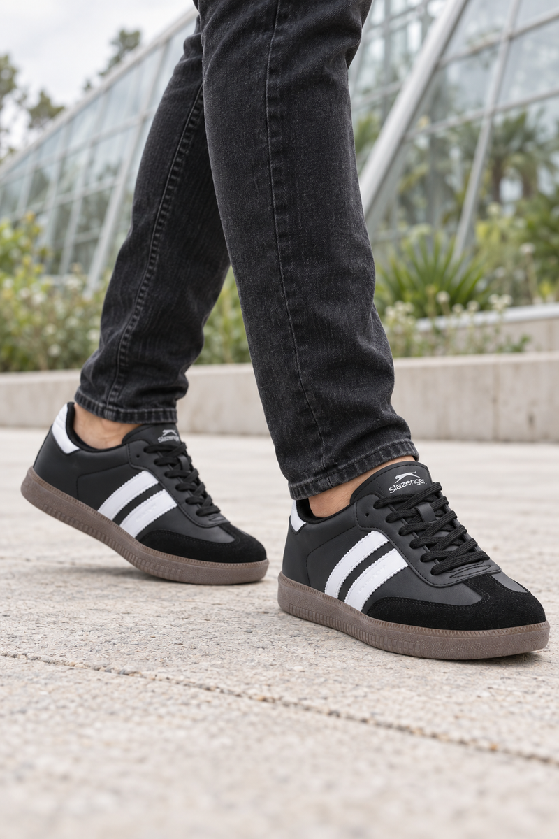 Zapatillas Slazenger Italy — Negro / Blanco (hombre), en los pies
