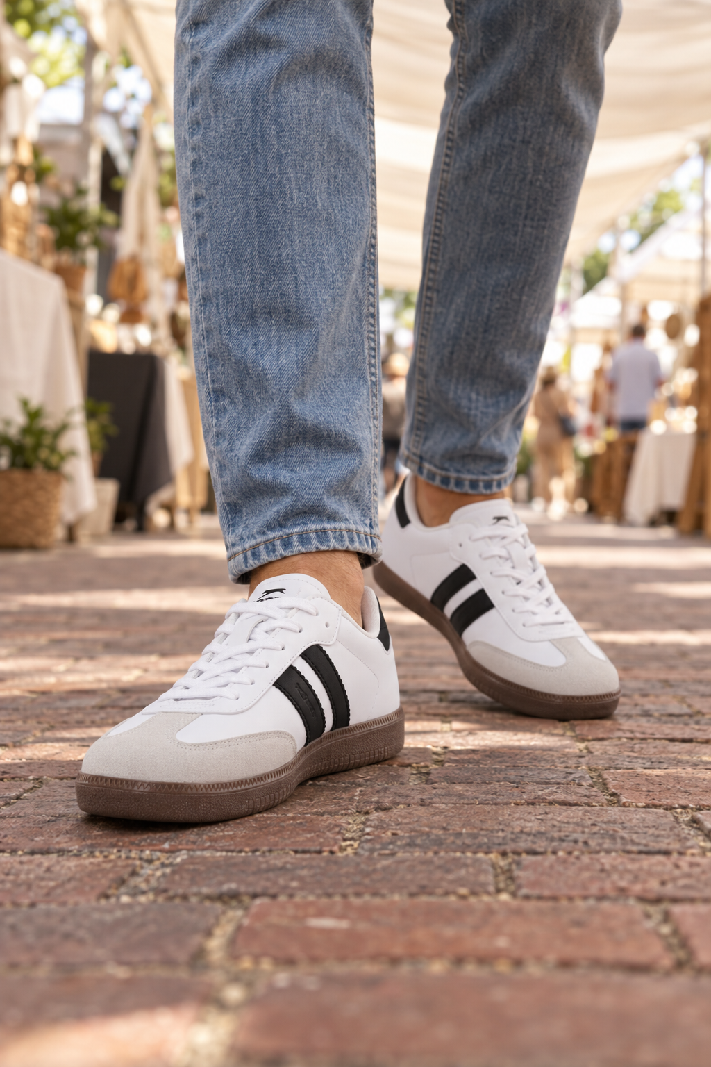Zapatillas Slazenger Italy — Blanco / Negro (hombre), en los pies