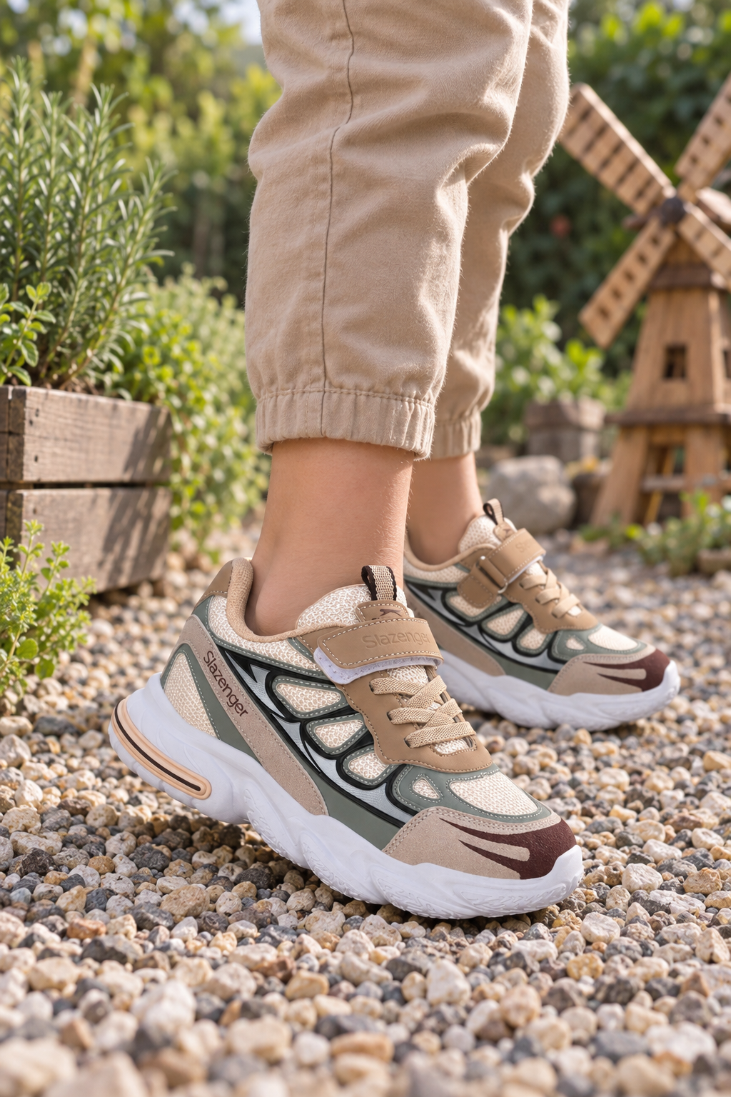 Baskets Slazenger Kafka — Beige / Marron (enfant), aux pieds
