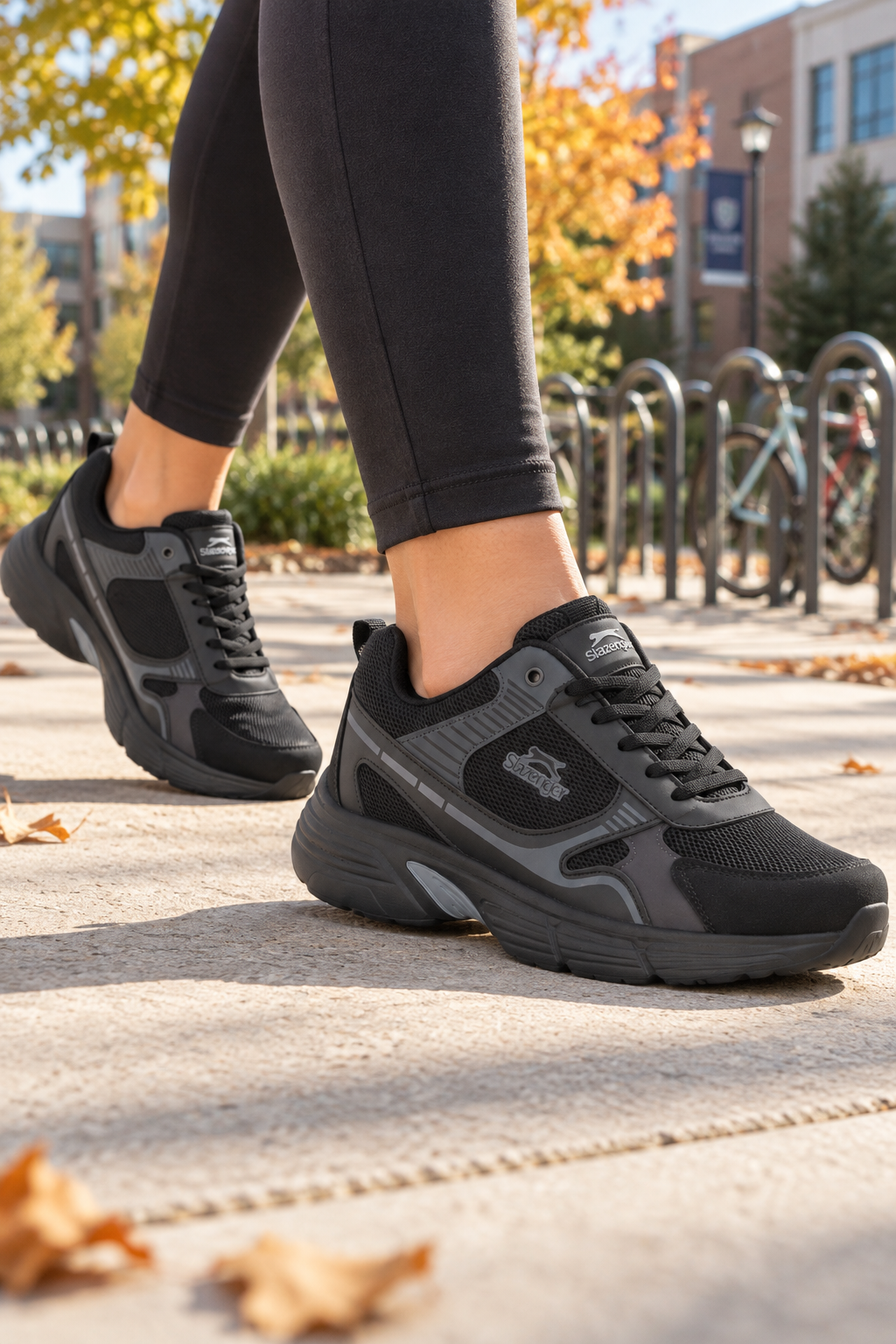 Slazenger Mirage Laufschuhe — Schwarz (Damen), am Fuß