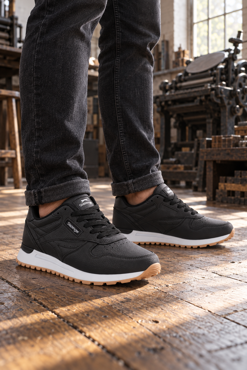 Zapatillas Slazenger Openroad — Negro / Blanco (hombre), en los pies