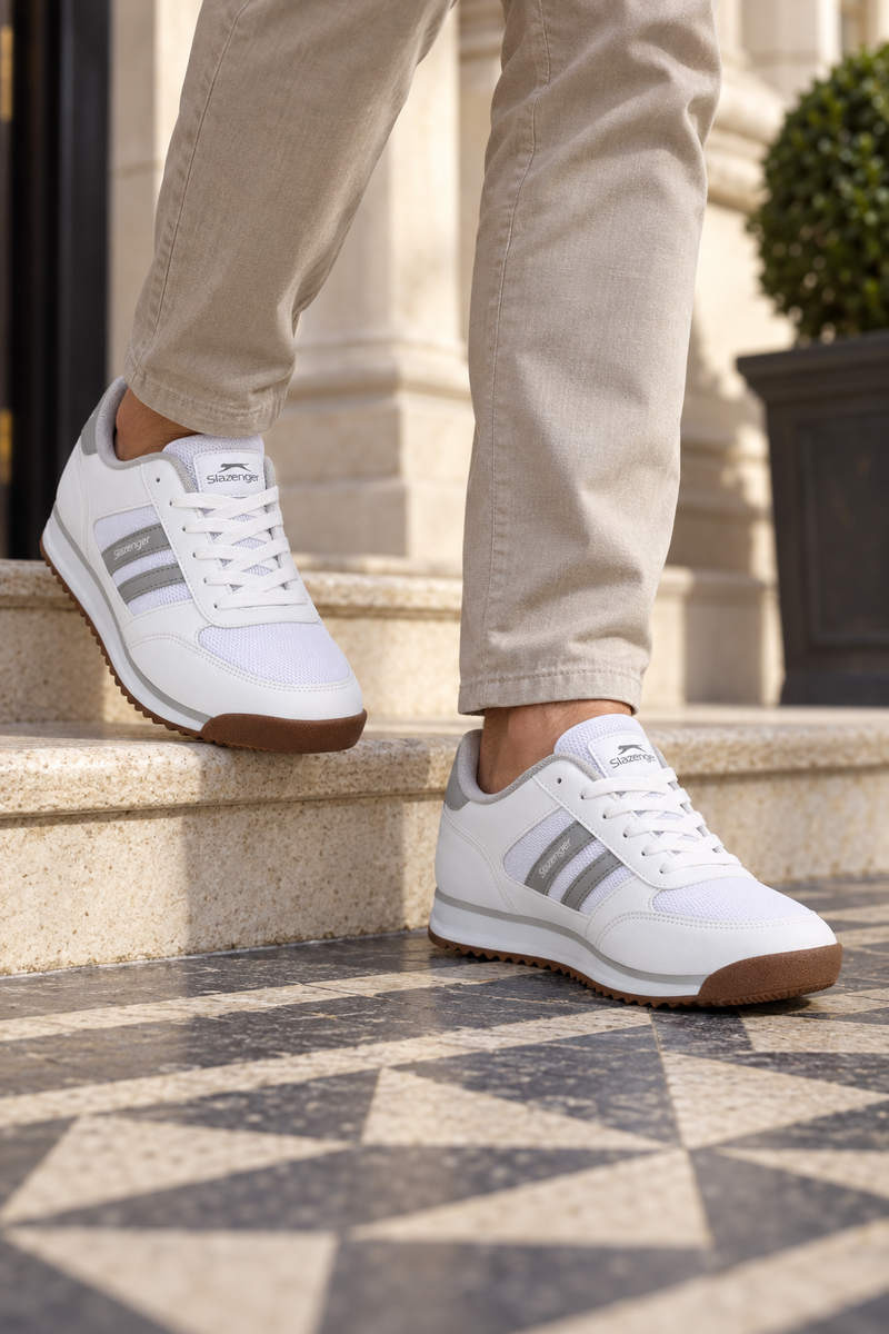 Zapatillas Slazenger Orvion — Blanco / Gris (hombre), en los pies