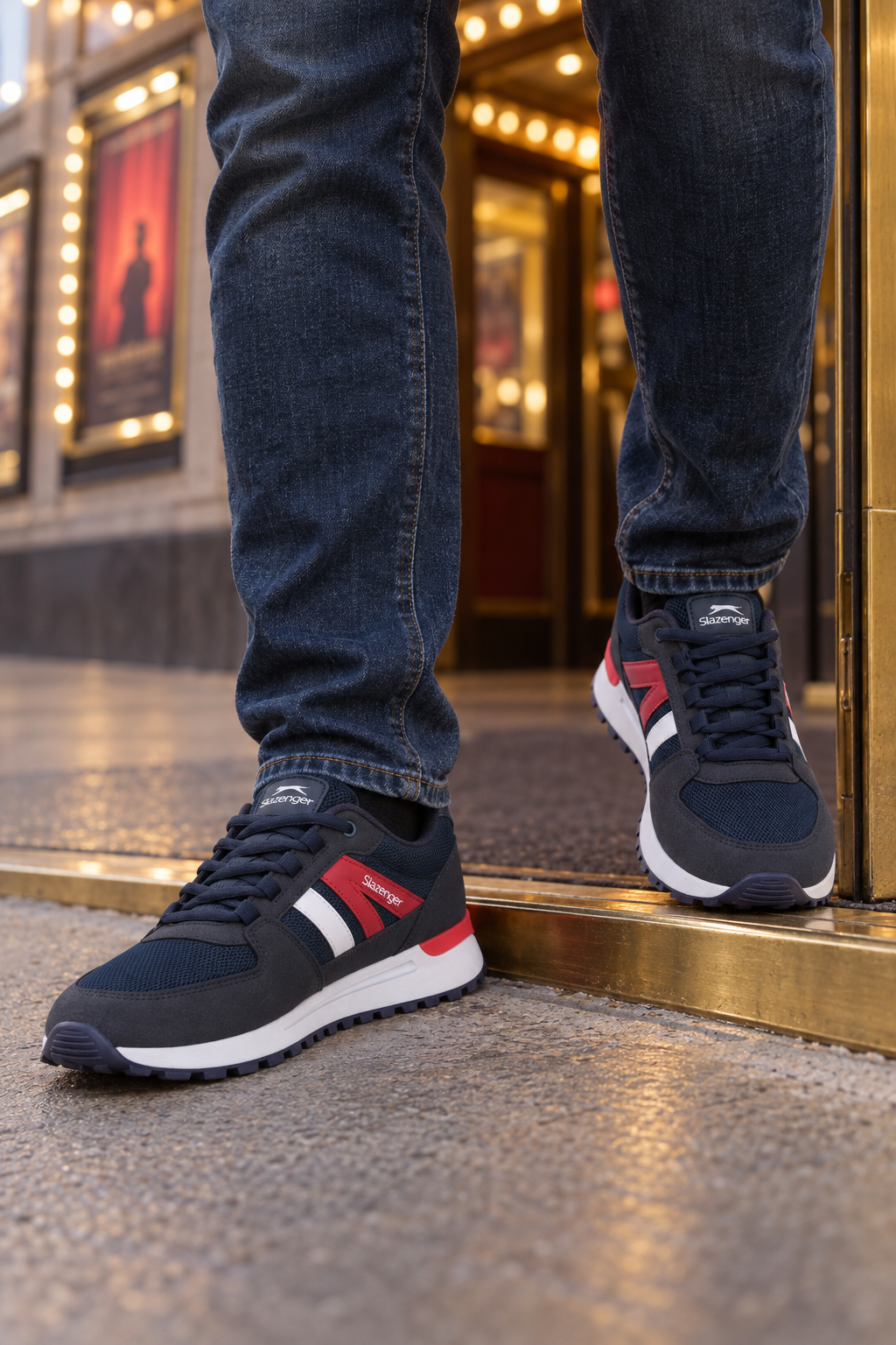 Slazenger Outlaws Sneaker — Marineblau (Herren), am Fuß