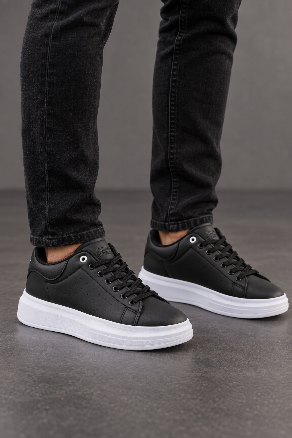 Zapatillas Slazenger Phantom — Negro / Blanco (hombre), en los pies