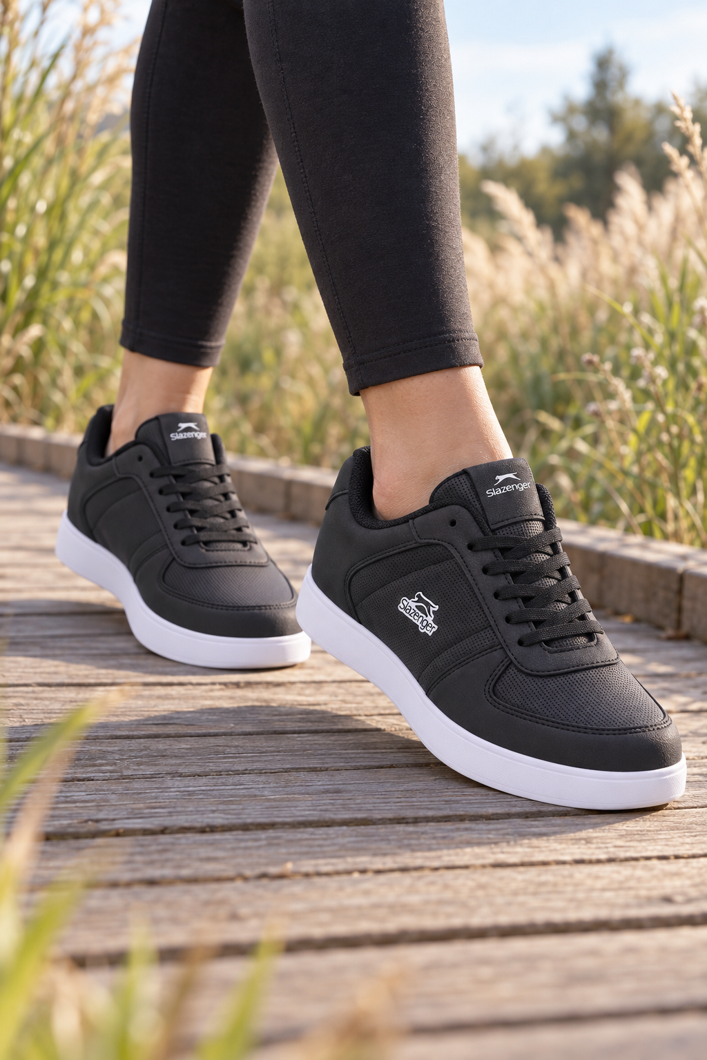 Zapatillas Slazenger Point New — Negro / Blanco (mujer), en los pies
