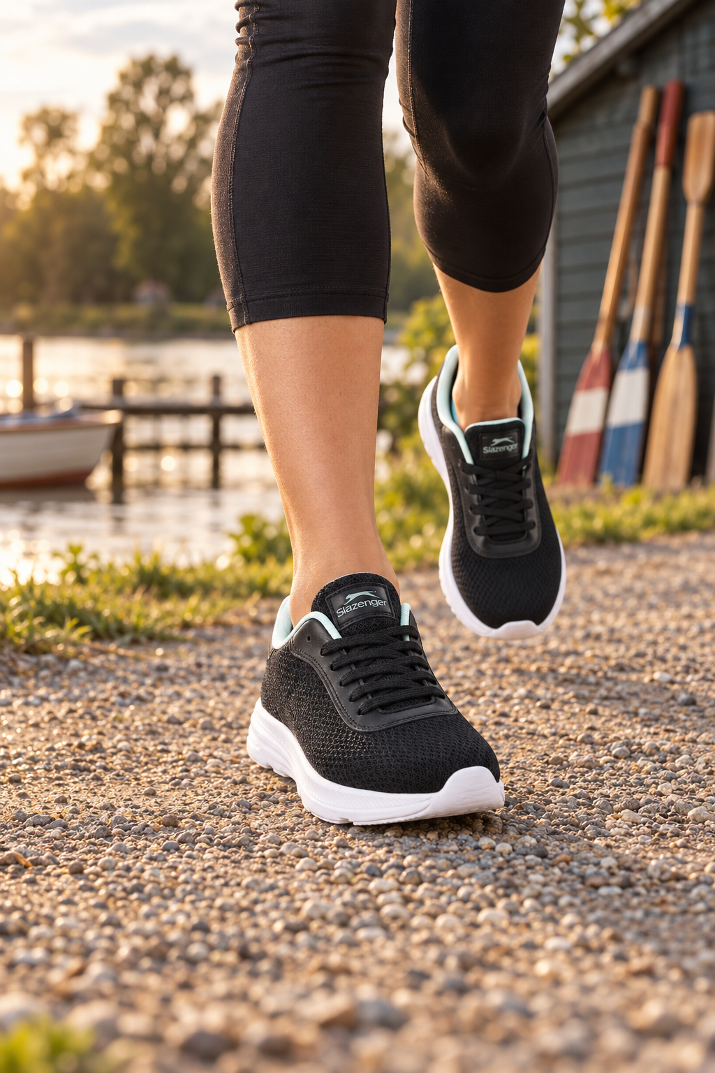 Zapatillas de running Slazenger Proofix — Negro / Blanco (mujer), en los pies