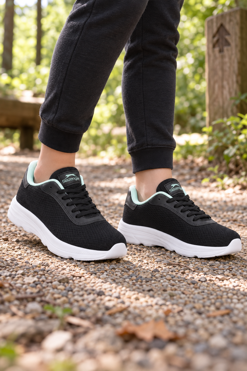 Chaussures de course Slazenger Proofix — Noir / Blanc (junior), aux pieds