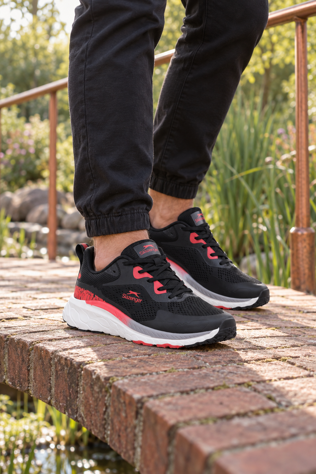 Slazenger Warning Sneaker — Schwarz (Herren), am Fuß