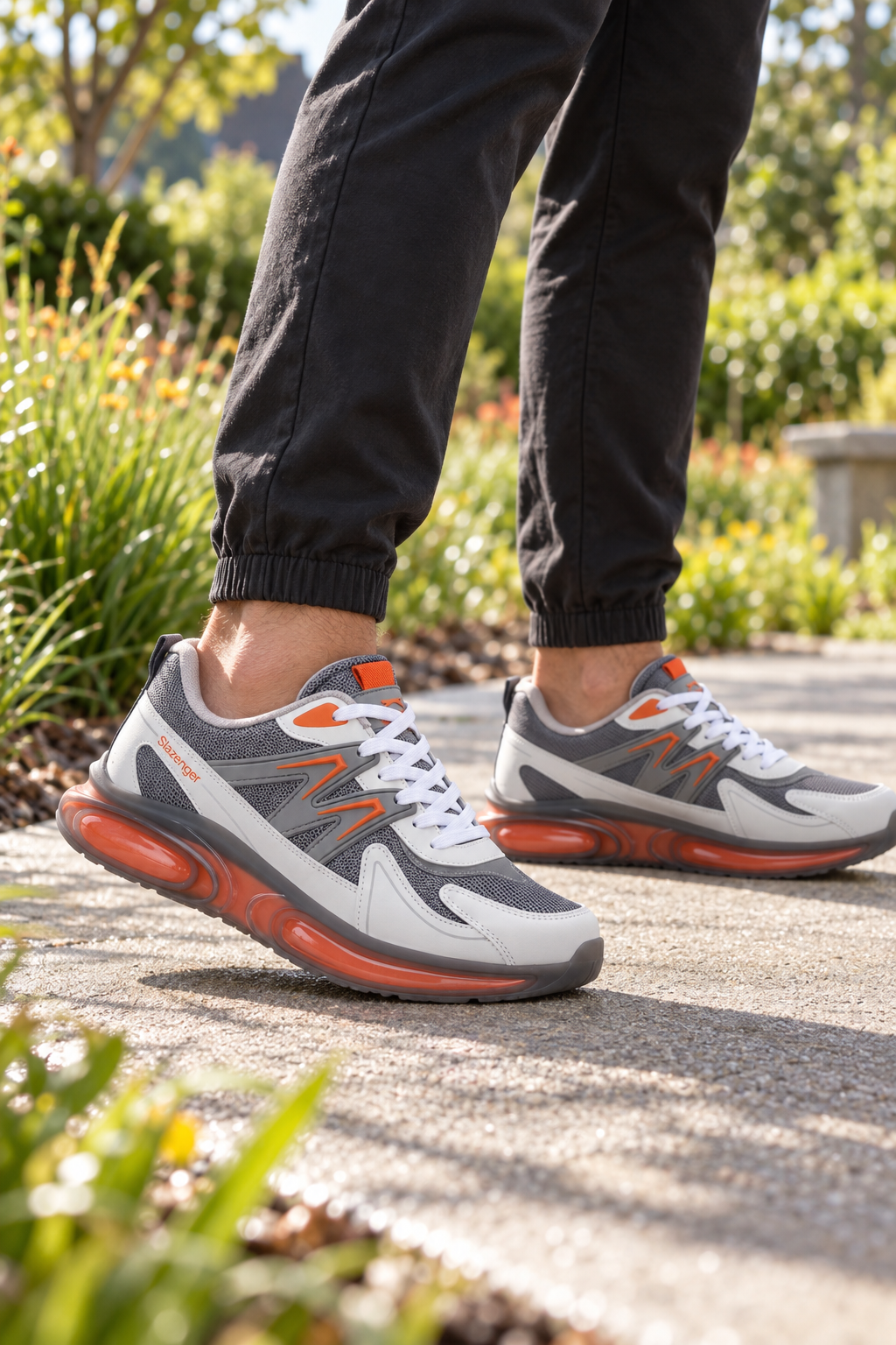 Slazenger Zigor Laufschuhe — Grau / Orange (Herren), am Fuß